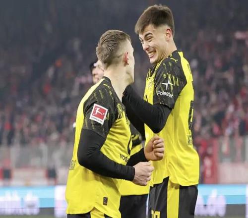 刘英,校园篮球界,璀璨明星,立博体育官方,立博体育在线官网,立博体育线上,立博体育APP