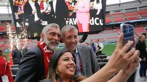 中国男篮三人组亚洲杯决赛惜败创历史最佳战绩：3-1 15：22